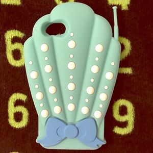 NWOT Shell Phone iPhone 7 case